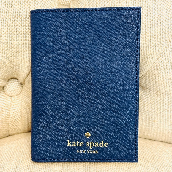 NEW Kate Spade Mikas Pond Passport Holder Case WLRU1811 Leather Oceanic Blue - Picture 1 of 5